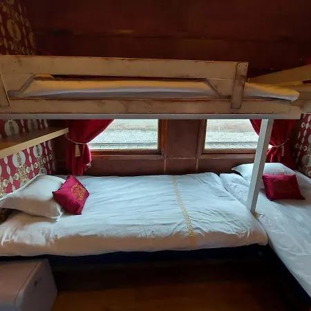 Junamajoitus Train Station 3* Tuuri