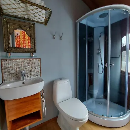 Πανσιόν Junamajoitus Train Station 3*