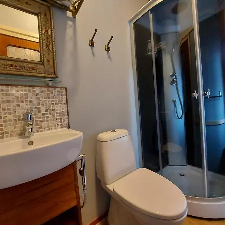 Junamajoitus Train Station 3* Tuuri