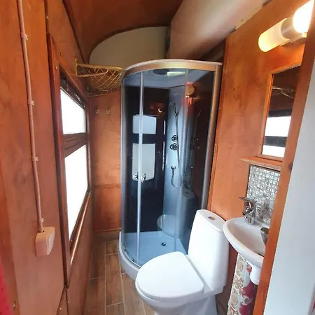 Junamajoitus Train Station Gasthuis 3*