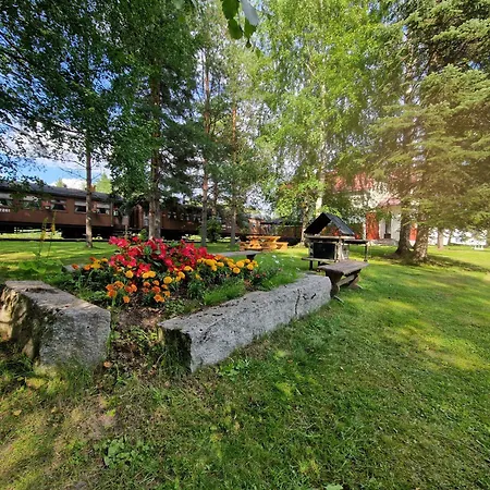 Junamajoitus Train Station 3* Tuuri