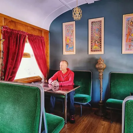 Junamajoitus Train Station Vendégház