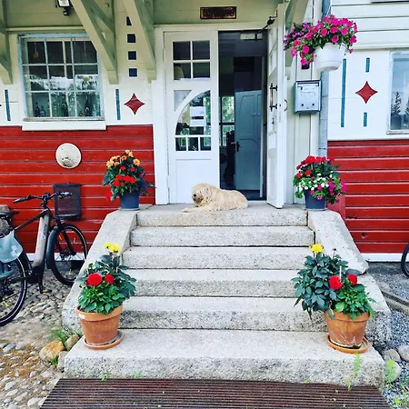 Πανσιόν Junamajoitus Train Station 3*