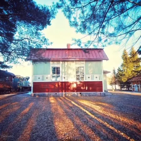 Junamajoitus Train Station 3* Tuuri