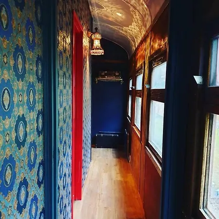 Junamajoitus Train Station Tuuri